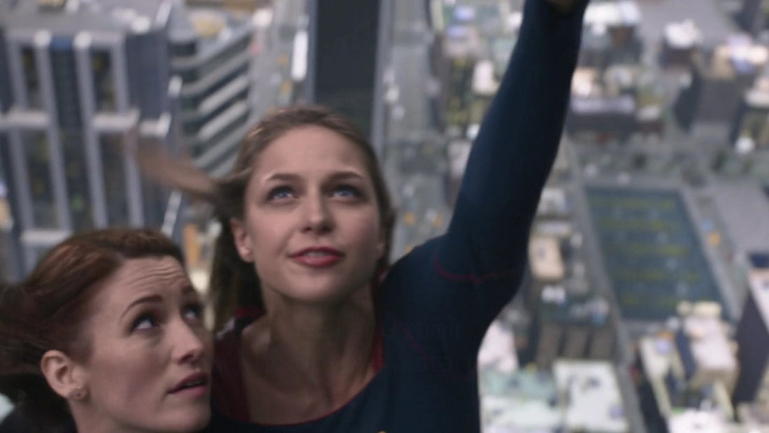 Kara et Alex Danvers (Melissa Benoist et Chyler Leigh) dans la série Supergirl