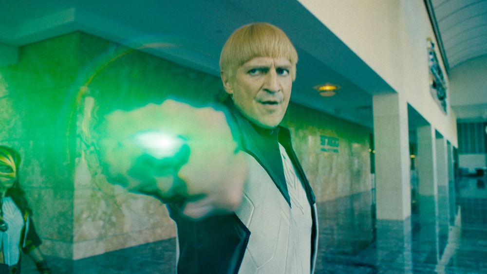 Nathan Fillion en Guy Gardner, anneau vert tendu, dans Superman 2025