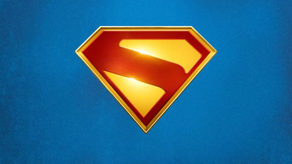 Le blason S de Superman, rouge et or, sur un fond bleu