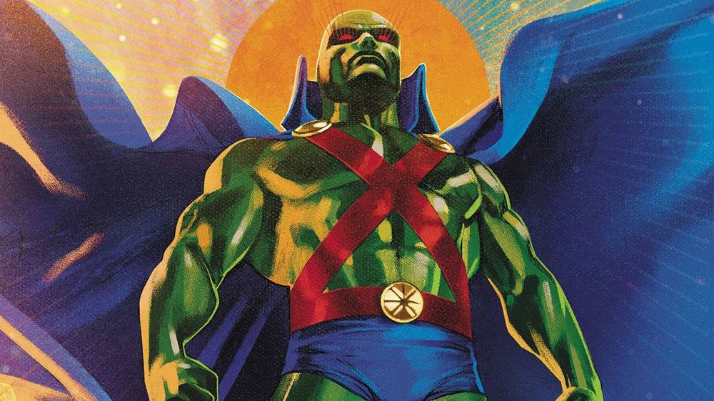 Martian Manhunter, harnais en X rouge sur le torse, devant un soleil martien