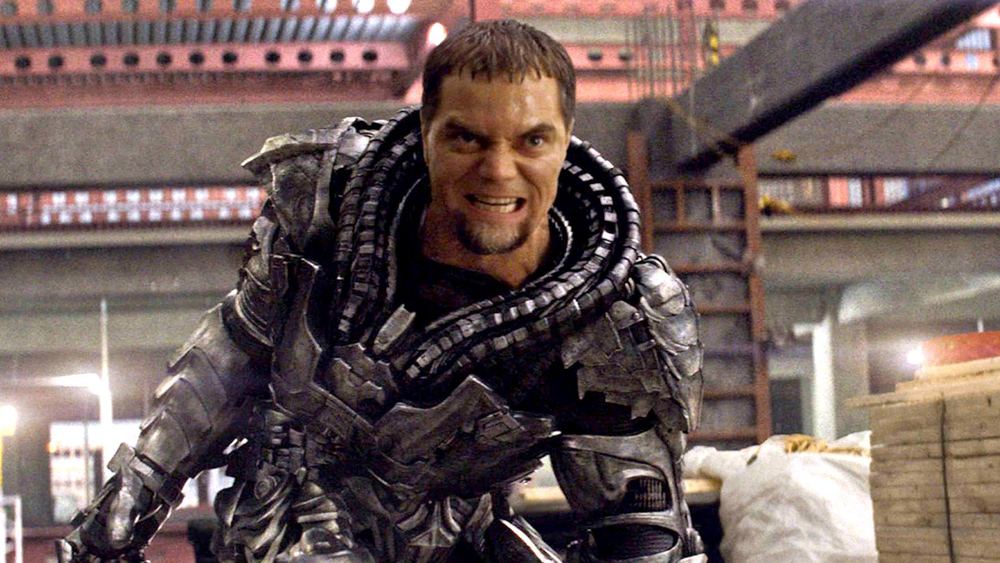 Michael Shannon en général Zod, armure kryptonienne, dans Man of Steel