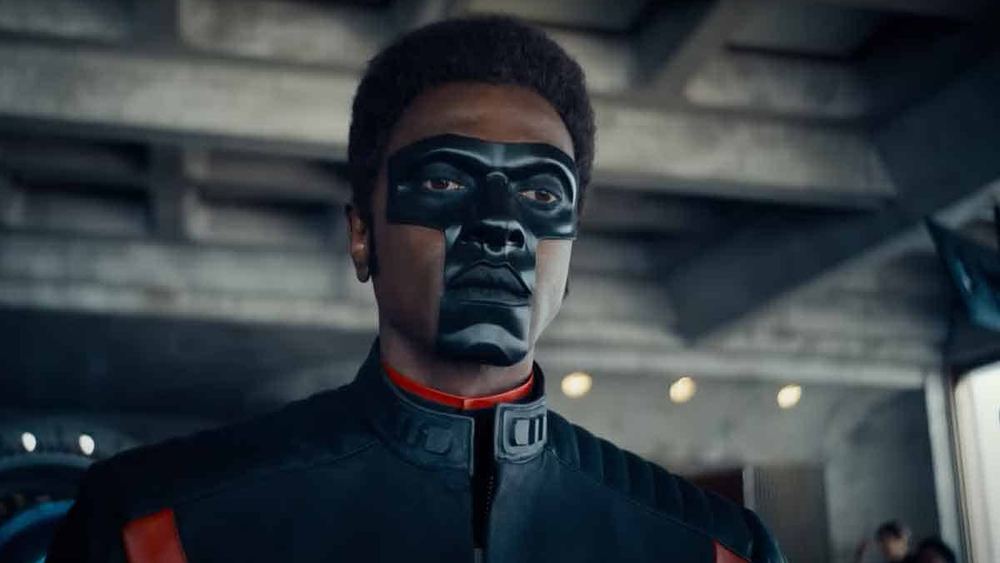 Mister Terrific, masque noir sur le visage, dans le film Superman de 2025